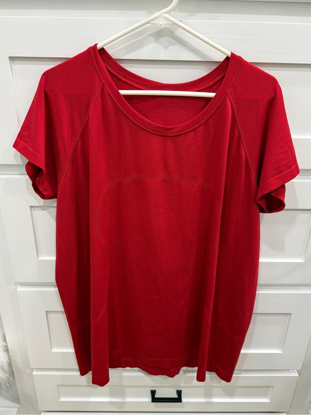Lululemon Swiftyly Women's Red Short-Sleeve Performance Tee